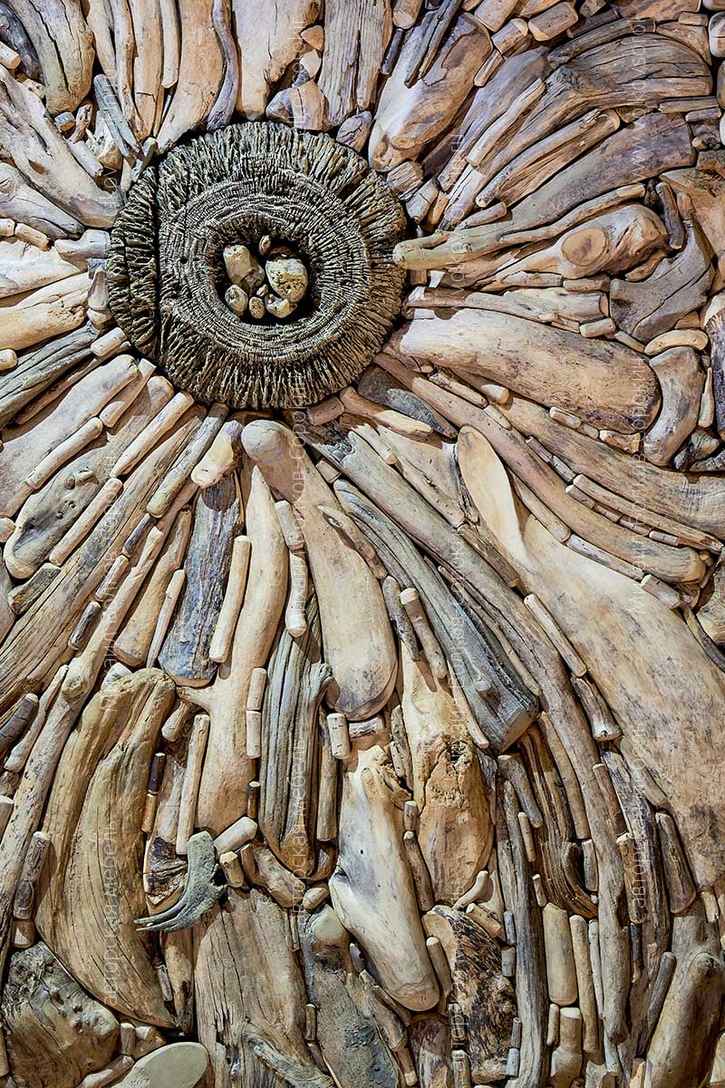 Фото деталей панно из дерева